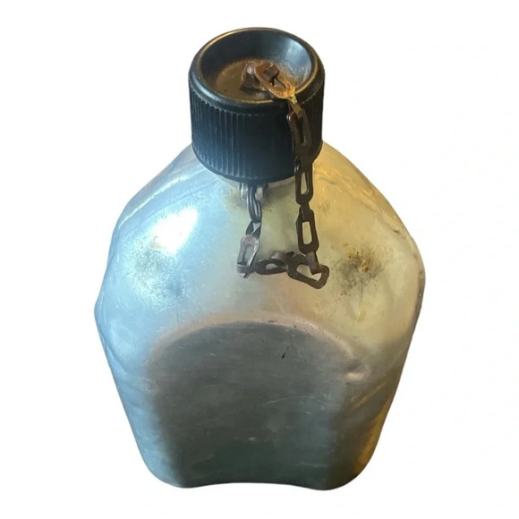 Korean War Era Water Canteen Collectable - Picture 5 of 10